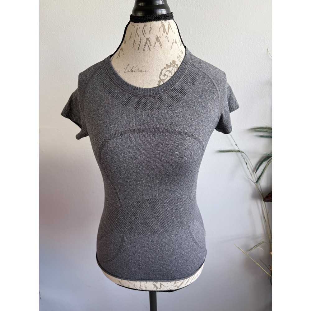 Lululemon Swiftly Tech Short Sleeve Shirt Heathered Grey Women Slim Fit flaw‎